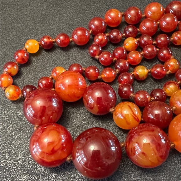 Vintage 34” Continuous Strand Hand-knotted Bakelite Graduating Necklace - Picture 10 of 12